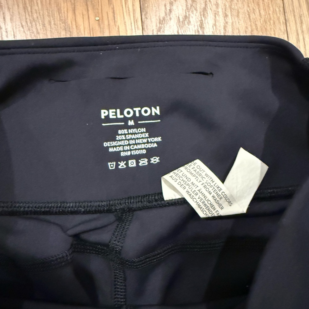 Peloton leggings size medium - Picture 3 of 3